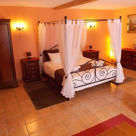 Chez Jousseaume Chambre D'Hotes Et Gites Saint-Ciers-Champagne Ngoại thất bức ảnh