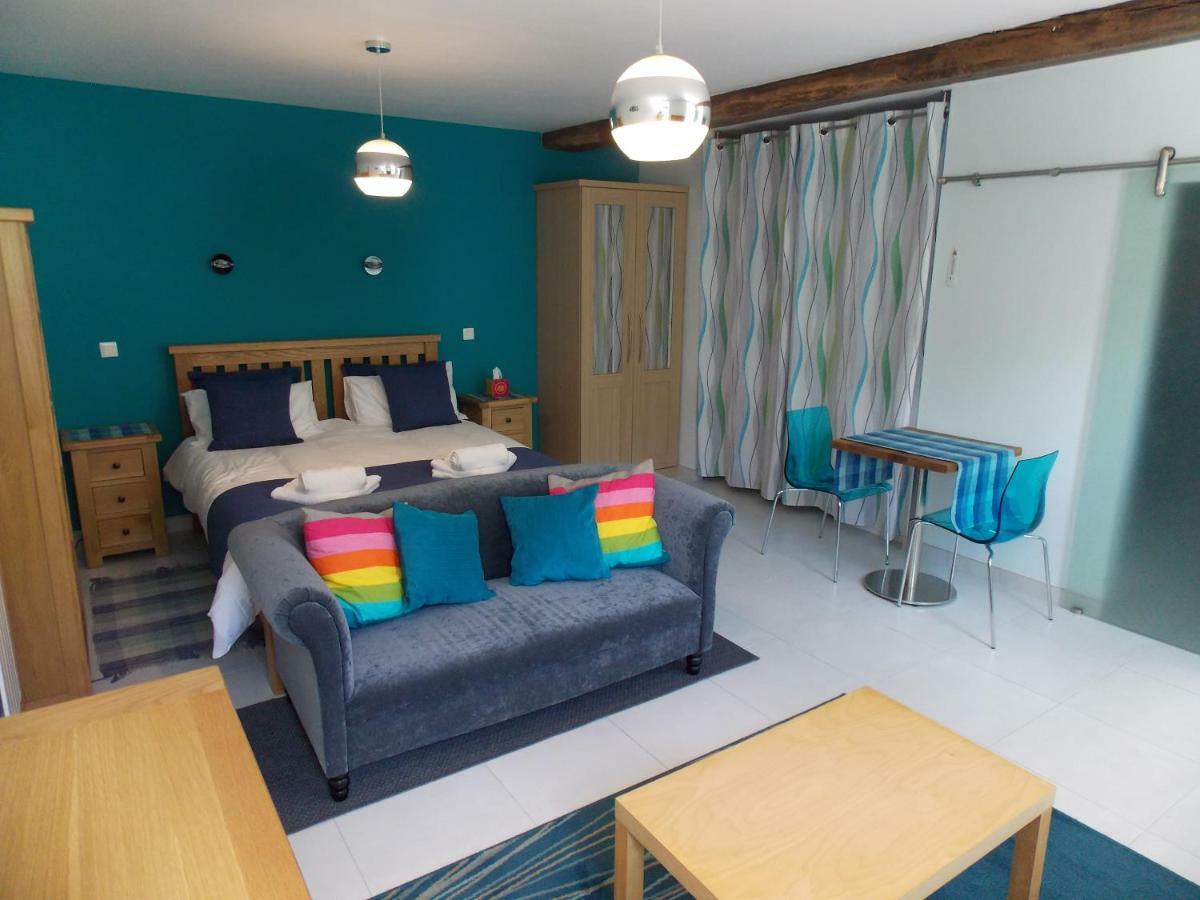 Chez Jousseaume Chambre D'Hotes Et Gites Saint-Ciers-Champagne Ngoại thất bức ảnh