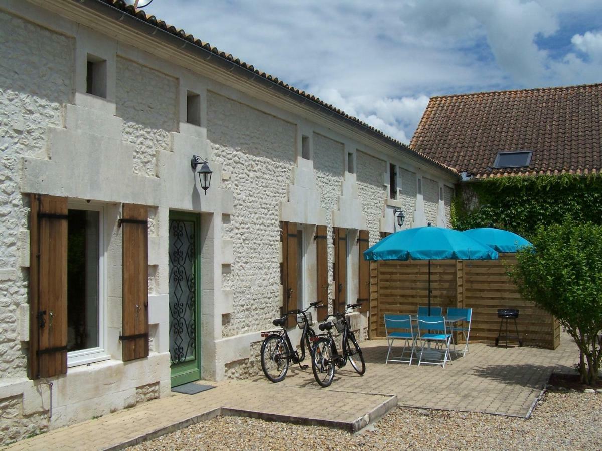 Chez Jousseaume Chambre D'Hotes Et Gites Saint-Ciers-Champagne Ngoại thất bức ảnh