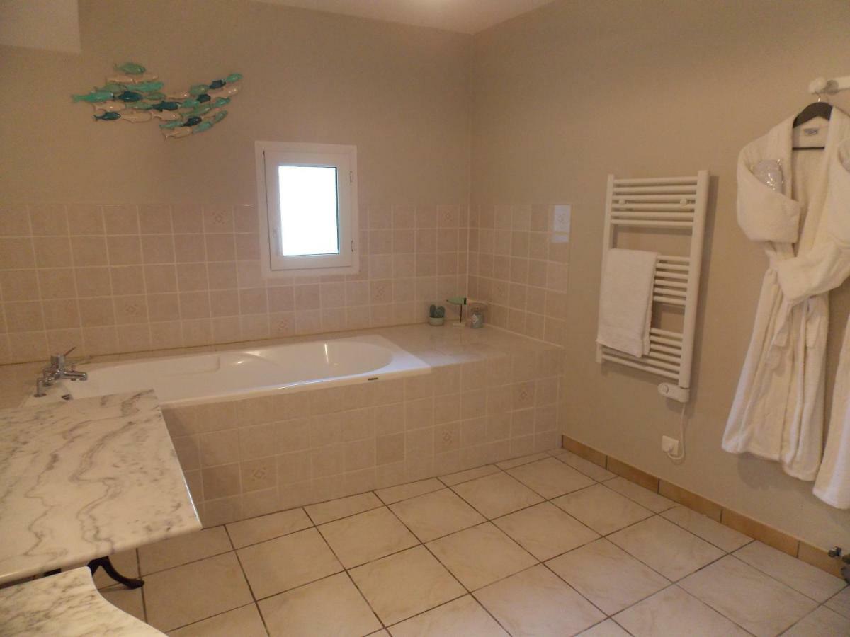Chez Jousseaume Chambre D'Hotes Et Gites Saint-Ciers-Champagne Ngoại thất bức ảnh